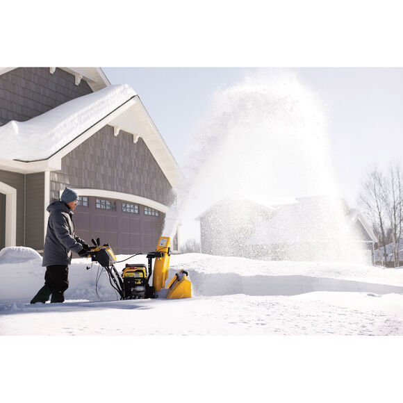 Cub Cadet&reg; 3X&reg; 30" HD IntelliPOWER&reg; Snow Blower Clearing Driveway