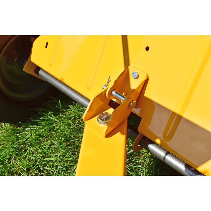 20 cu.ft. Swivel Poly Cart