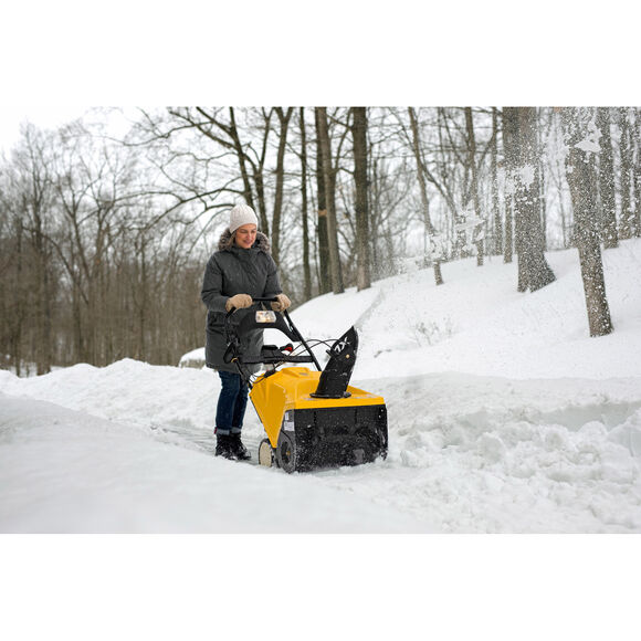 Cub Cadet&reg; 1X&reg; 21" LHP Snow Blower Clearing Snow