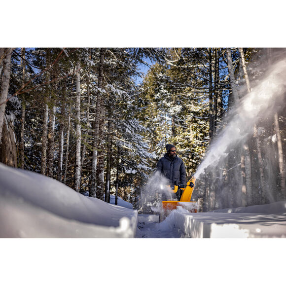 Cub Cadet&reg; 2X&reg; 26" TRAC IntelliPOWER&reg; Snow Blower Clearing Chute