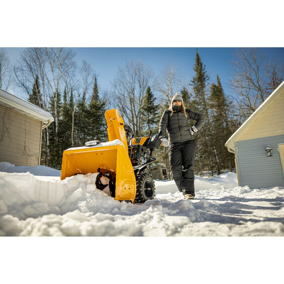Cub Cadet&reg; 2X&reg; 30" MAX&trade; Snow Blower Clearing Driveway