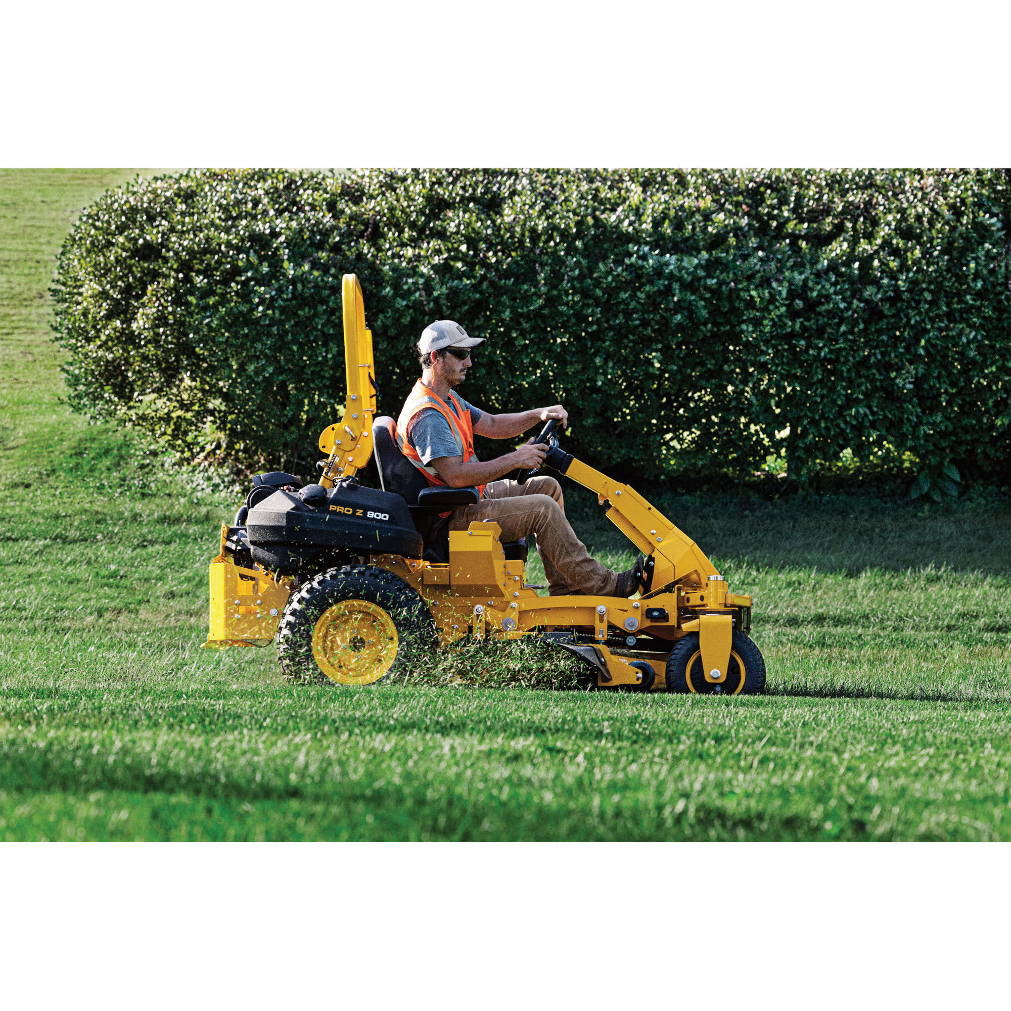Commercial Zero Turn Slope Mower | Pro Z 972 SDL EFI | Cub Cadet US