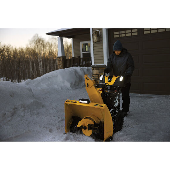 Cub Cadet&reg; 3X&reg; 30" HD IntelliPOWER&reg; Snow Blower Clearing Driveway