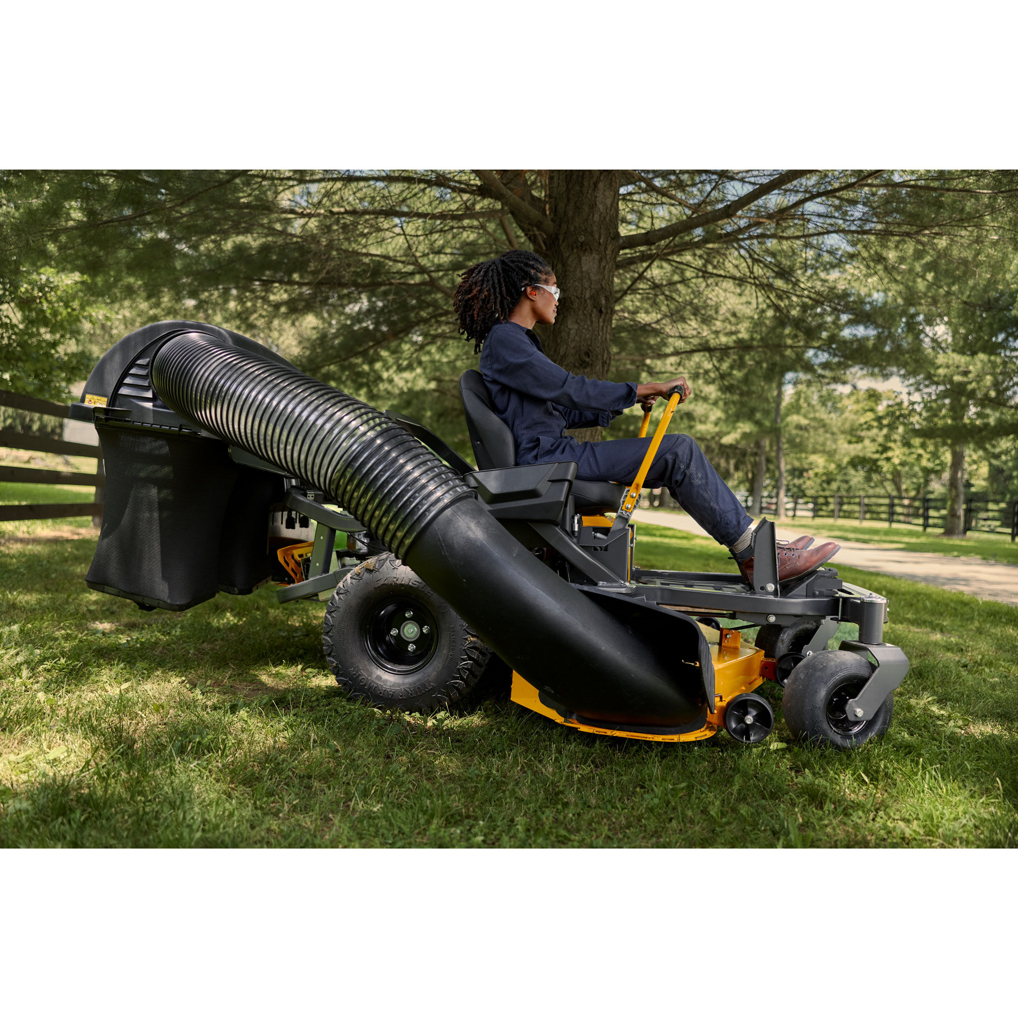 ●BLACK MENAGERIE Triple Bagger for 50-, 54- and 60-inch Decks - 19A70056100 | Cub