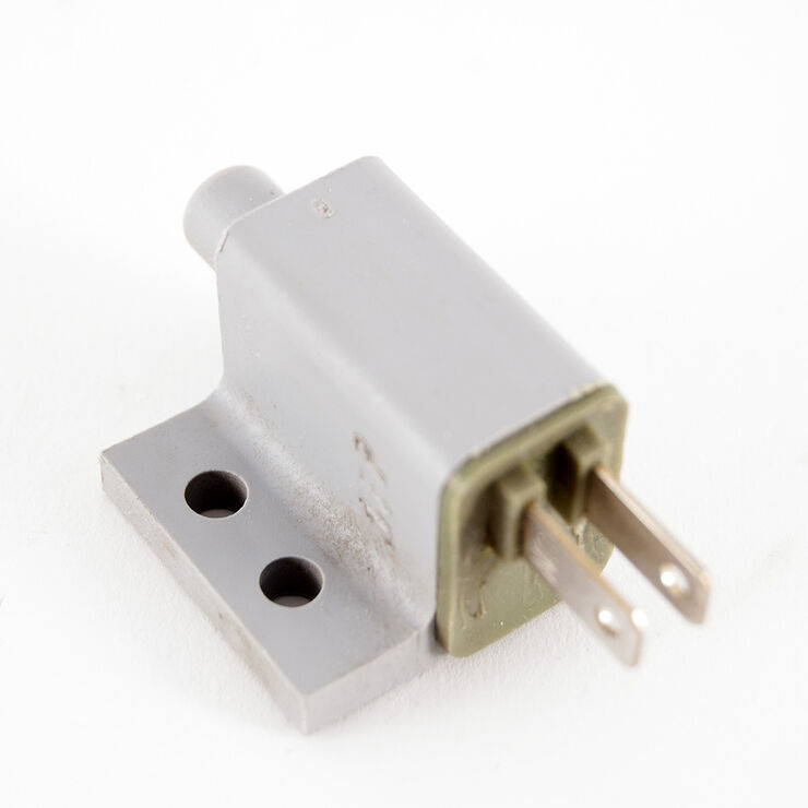 Safety Switch N/C - 00018324 | Cub Cadet US