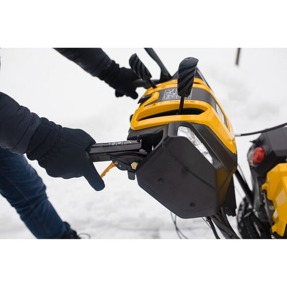 Cub Cadet&reg; 2X&reg; 26" TRAC IntelliPOWER&reg; Snow Blower Clearing Chute